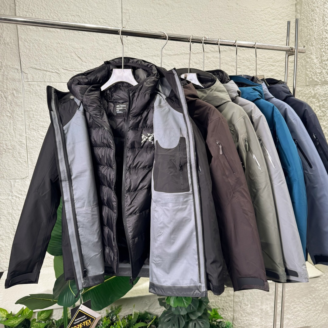 720 / Archaeopteryx men’s and women’s Macai Jacket three-in-one down jacket for couples when shopping for groceries. Detachable down lining. The jacket is huge and warm. It is a must-have for cold winters. It is a one-piece winter series. The three-in-one series of maicai series that is popular across the Internet comes with top configuration. Detachable down jacket lining ➕Full-laminated rubber jacket. Get three-season wear in one jacket. No more formulas for jackets‼️ Easy to get in one piece ✔️ No need to introduce too much, real down is the absolute winter warrior ~ high-performance windproof and cold-proof, keeping the cold wind from attacking